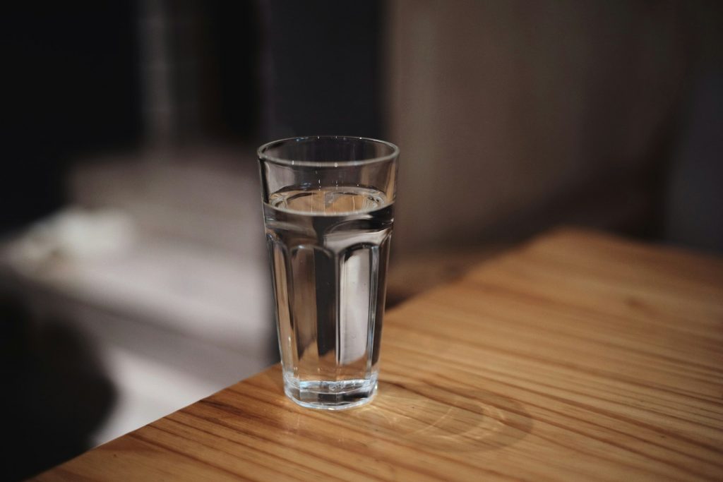 These are 5 ways to easily test your drinking water.